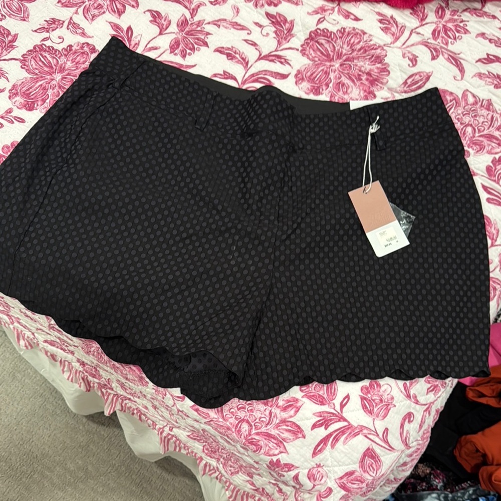 Women's Black Scalloped Shorts